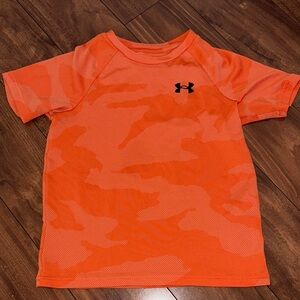 Boys under armour orange camo loose shirt